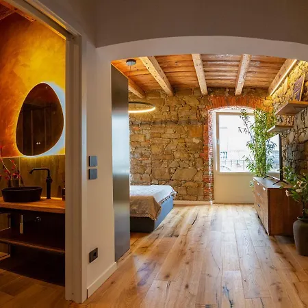 Stevoski - Modern Comfort In A Historic Stone House
