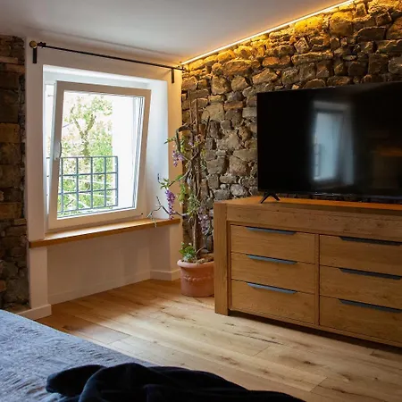 Stevoski - Modern Comfort In A Historic Stone House Cormòns
