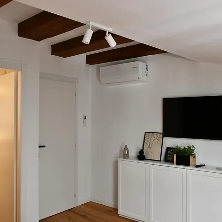 Stevoski - Modern Comfort In A Historic Stone House Cormòns