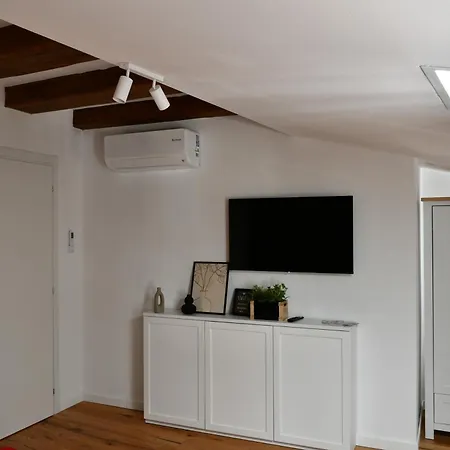 Konukevi Stevoski - Modern Comfort In A Historic Stone House