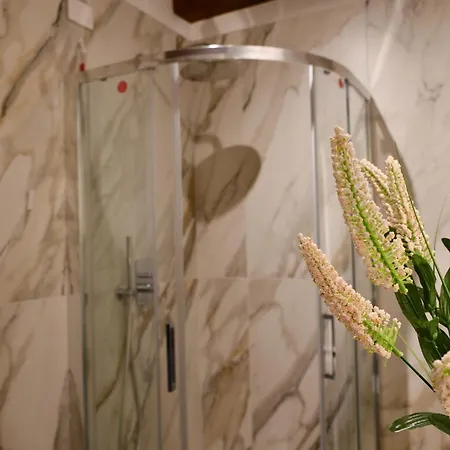 Stevoski - Modern Comfort In A Historic Stone House Maison d'hôtes