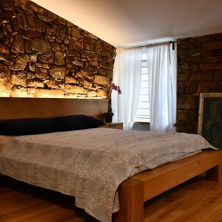 Stevoski - Modern Comfort In A Historic Stone House Maison d'hôtes Cormòns