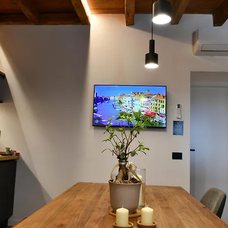 Stevoski - Modern Comfort In A Historic Stone House 3*