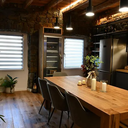 Stevoski - Modern Comfort In A Historic Stone House