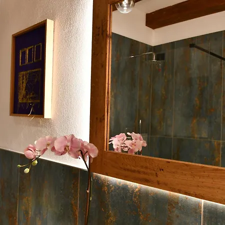 Maison d'hôtes Stevoski - Modern Comfort In A Historic Stone House 3*